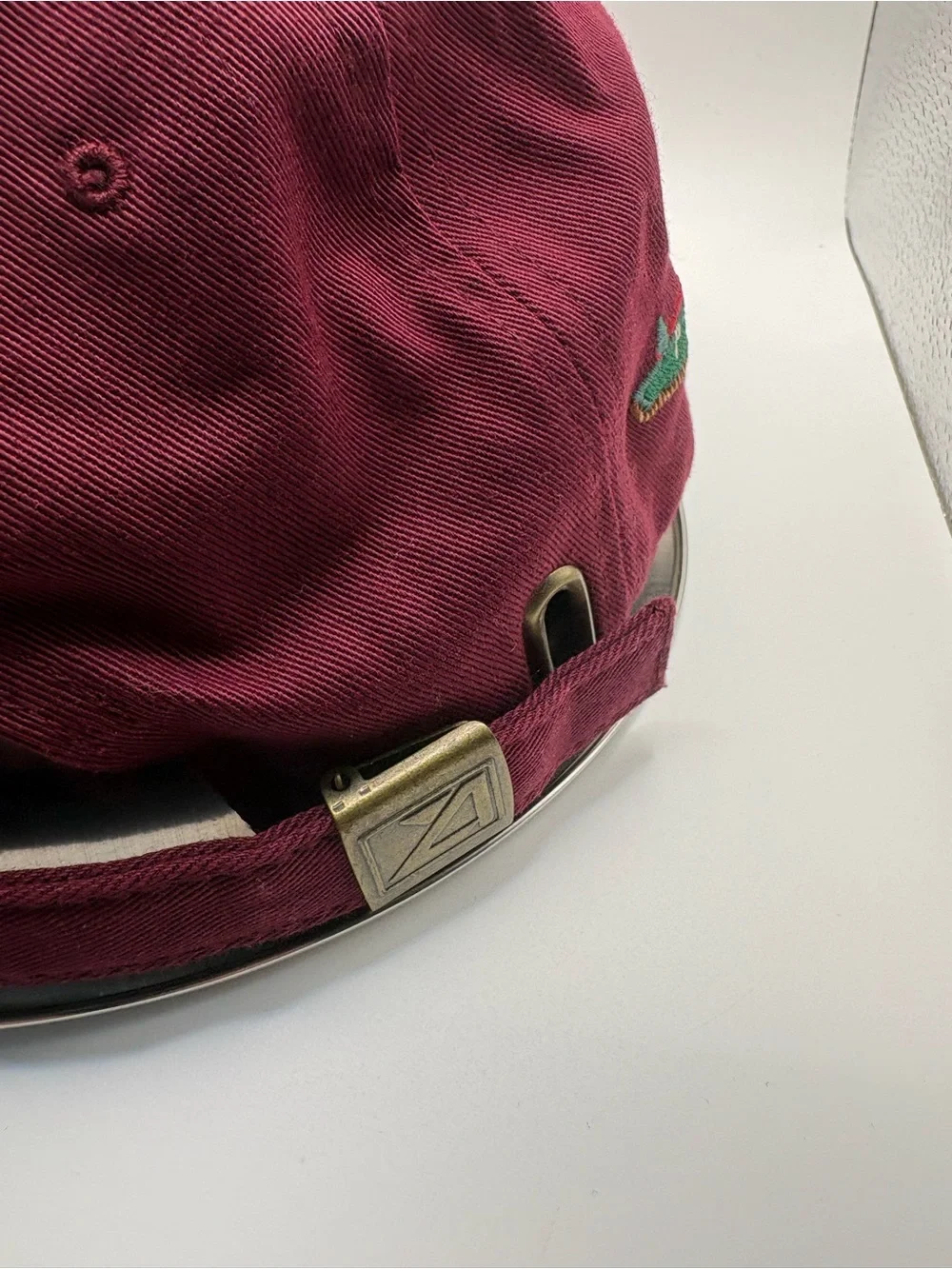Vintage Ahead The Floating Green Coeur d’Alene Golf Strapback Hat Burgundy
